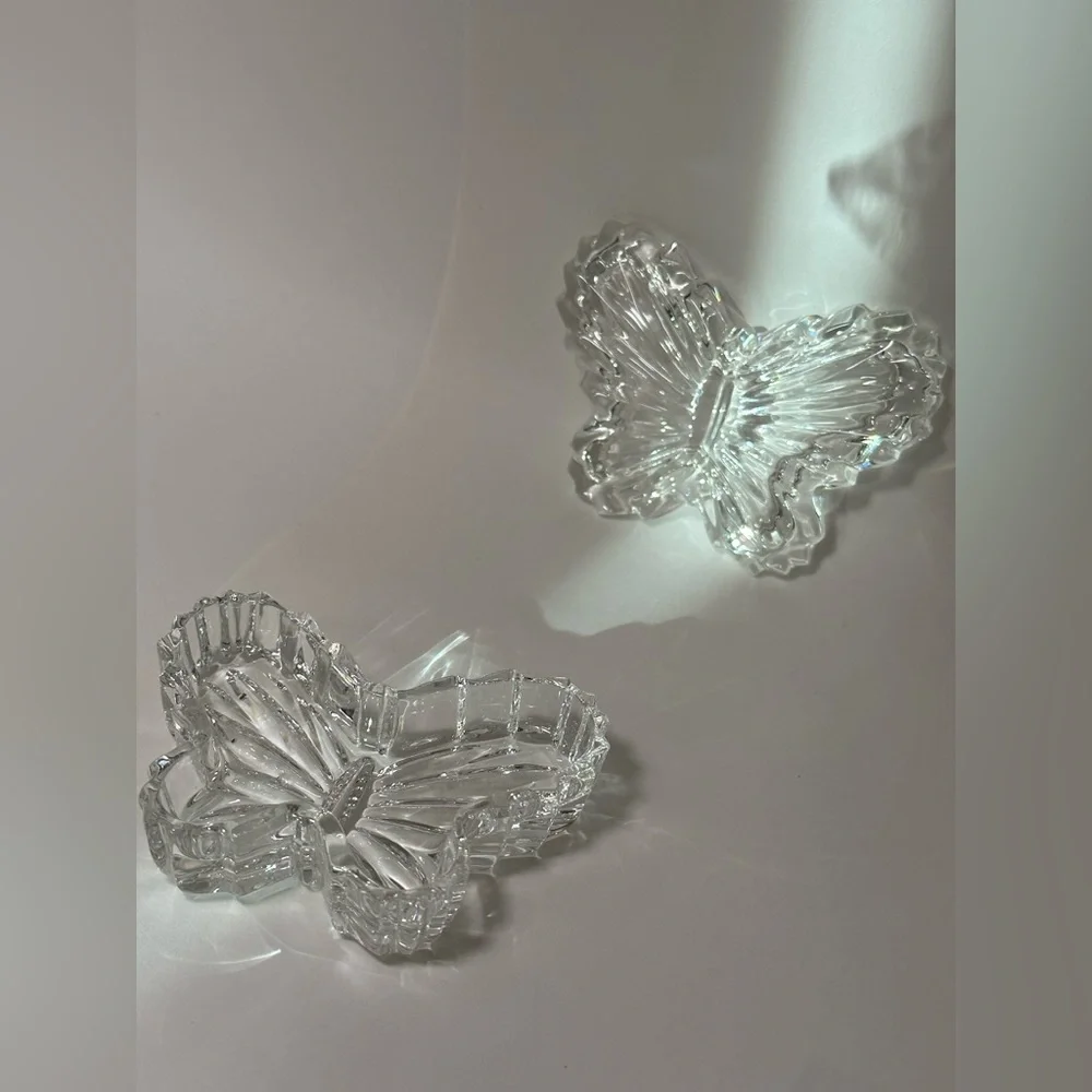 Butterfly bowl made of solid glass, jewelry box, confectionery box, decorative
